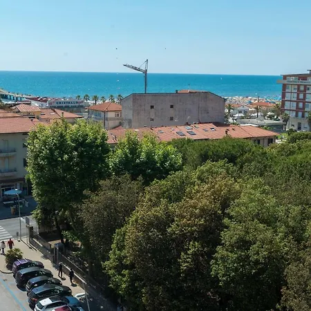 Versilia Residence Lido di Camaiore Exterior photo
